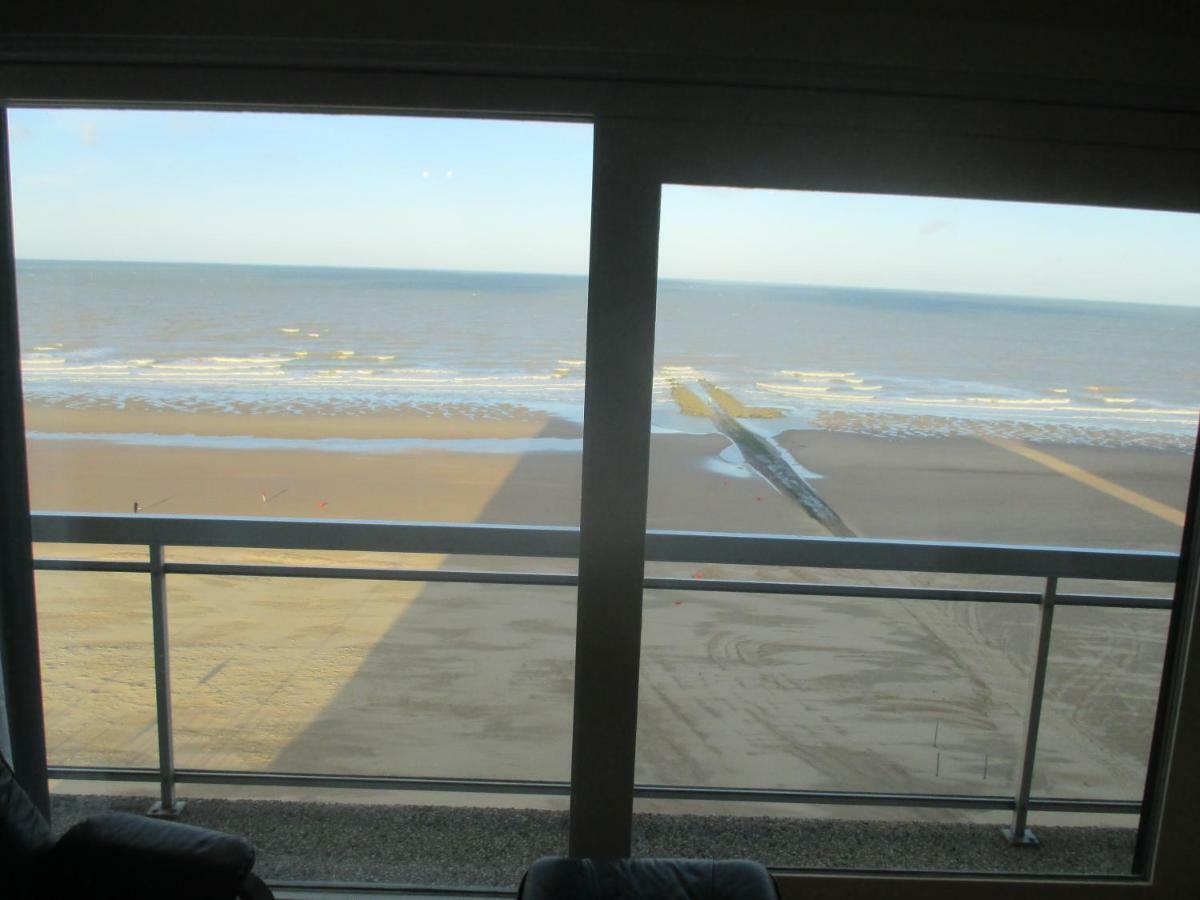 Studio On The Beach With Sea View Middelkerke Buitenkant foto