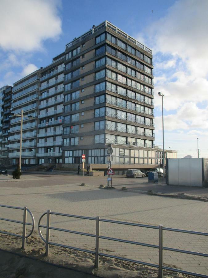 Studio On The Beach With Sea View Middelkerke Buitenkant foto